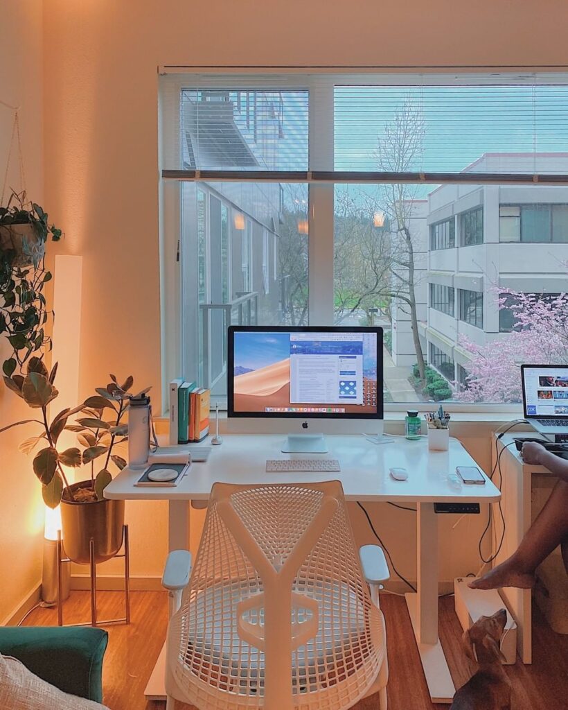 What Are Some Minimalist Office Setup Ideas For Creatives?