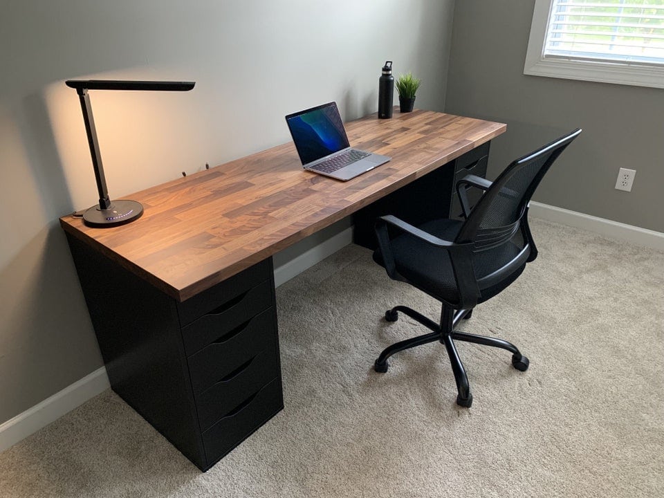 What Does Minimalistic Office Setup Mean?